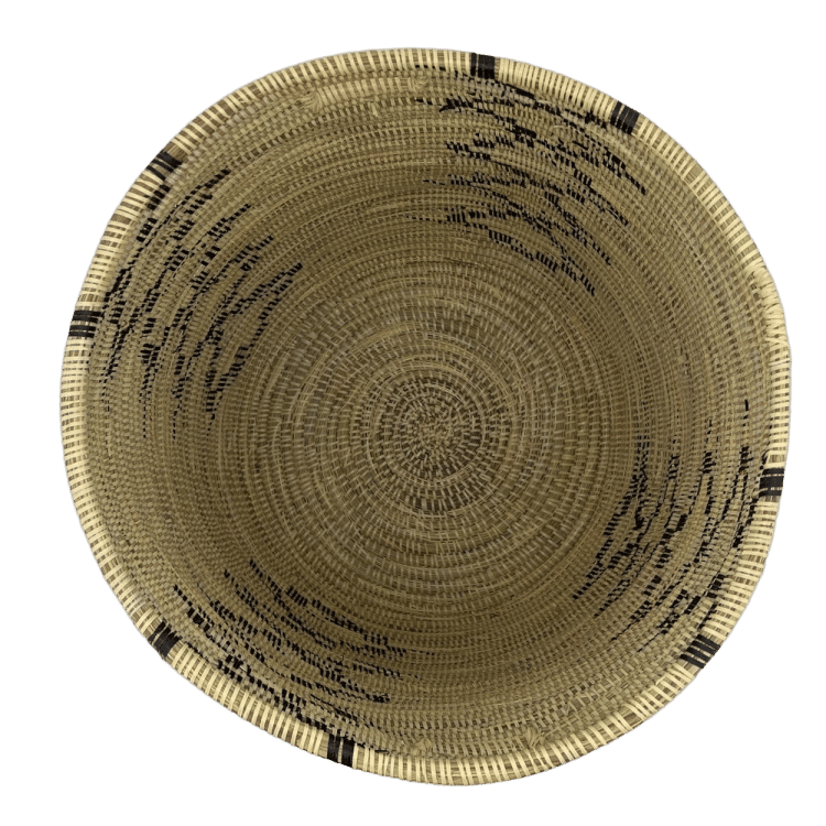 Bovenaanzicht van grote mand