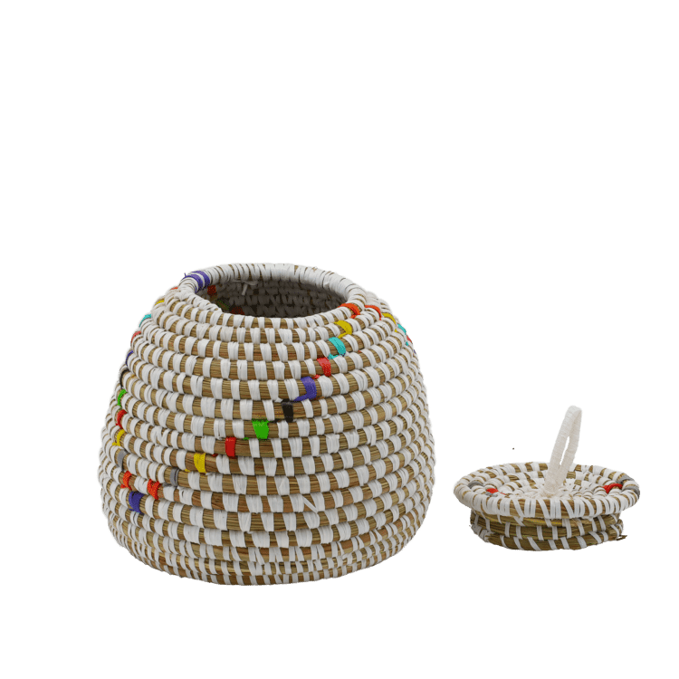 Kleine mand met deksel ernaast