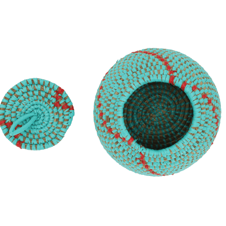Turquoise mand met deksel ernaast