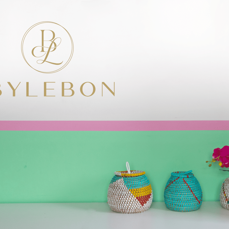 Drie mandjes op een rij