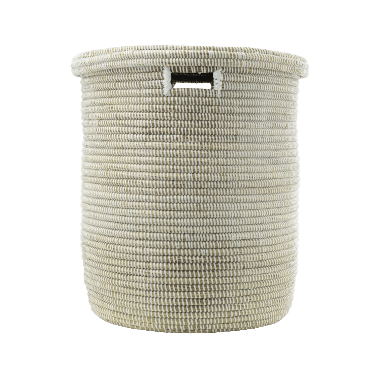 Zijaanzicht van witte wasmand