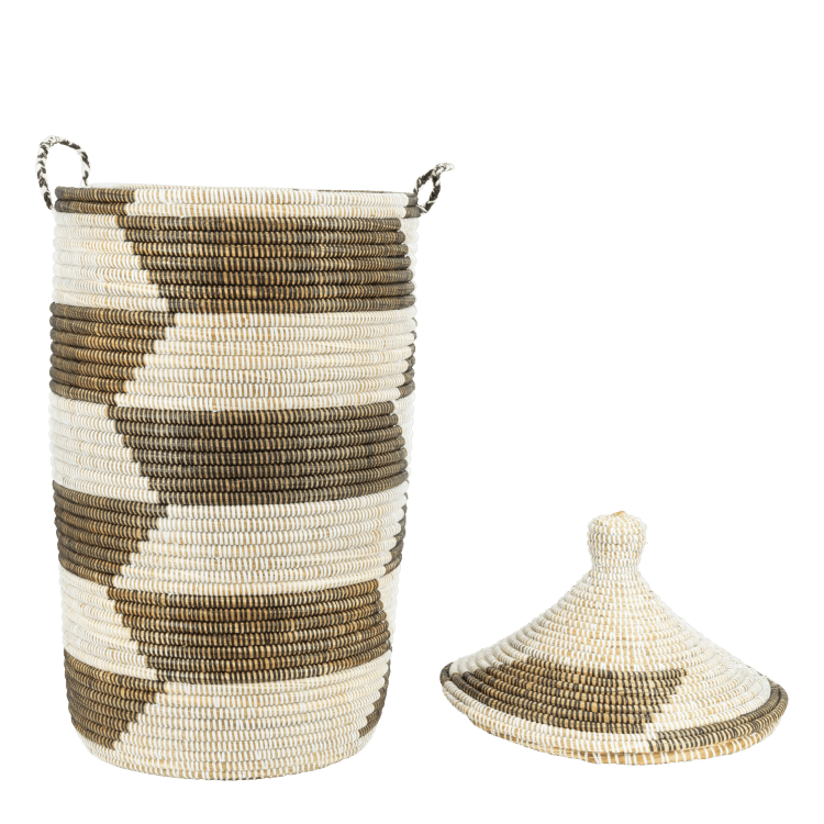 Grote mand uit de set wasmanden, deksel geopend