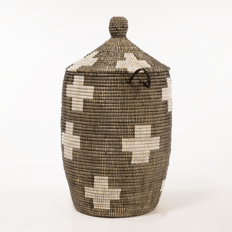 Zijaanzicht Grote Tajine mand met kruismotief