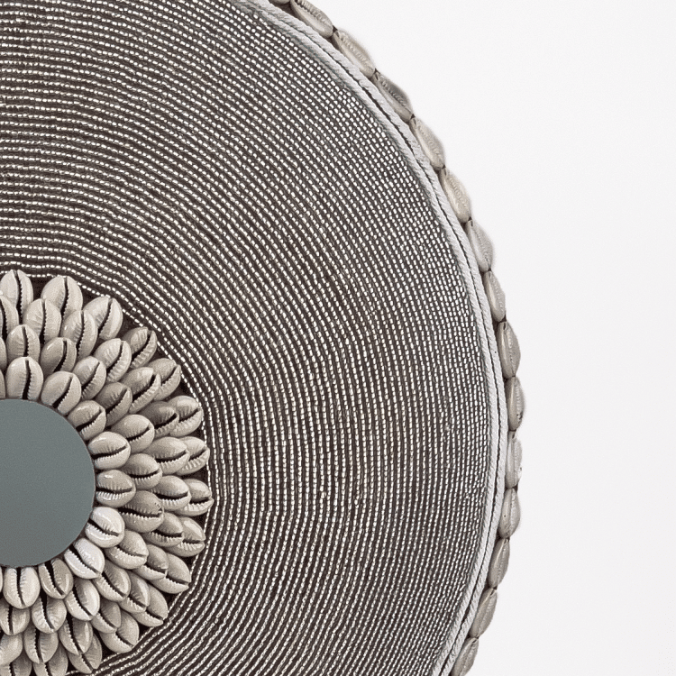 Beaded Shield - Jill Detailoverzicht