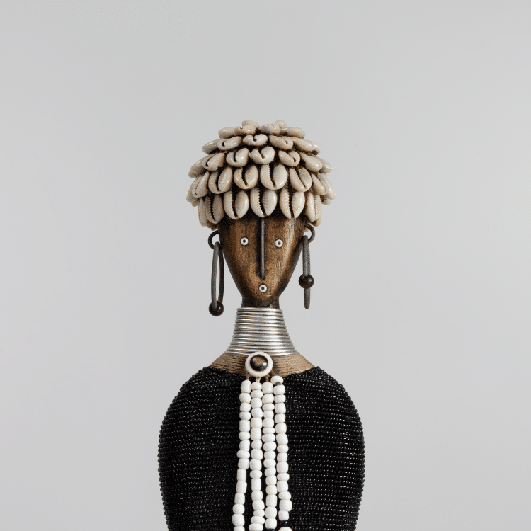 Namji Doll Amara Woman – Black voorzijden